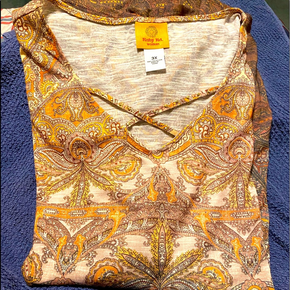 Ruby Rd Plus Blouse 3X great neutrals print with a bit of bling. Great buy!!